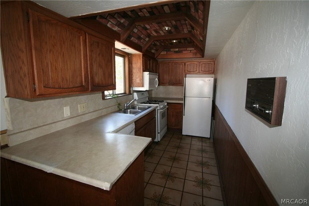 1109 W Aeroplane Blvd - Photo 2 of 16