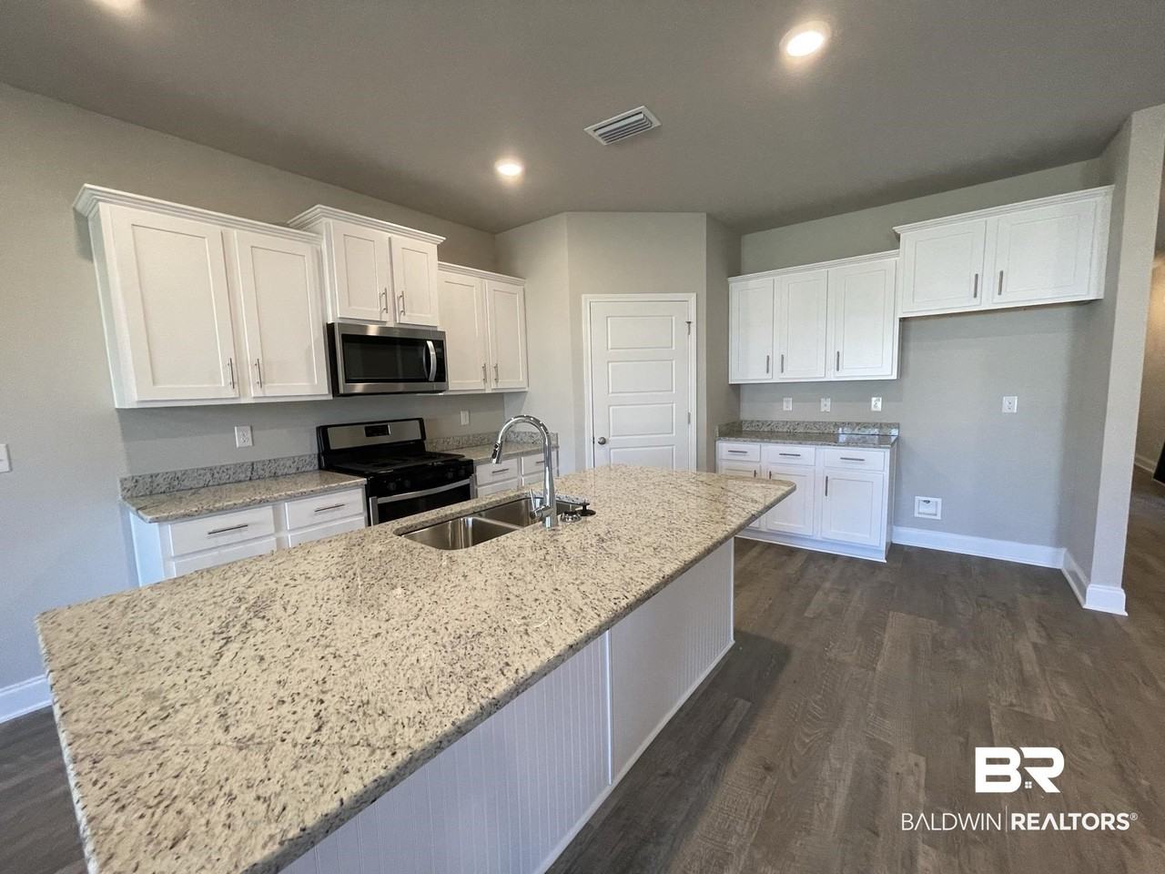 31560 Memphis Loop - Photo 2 of 16
