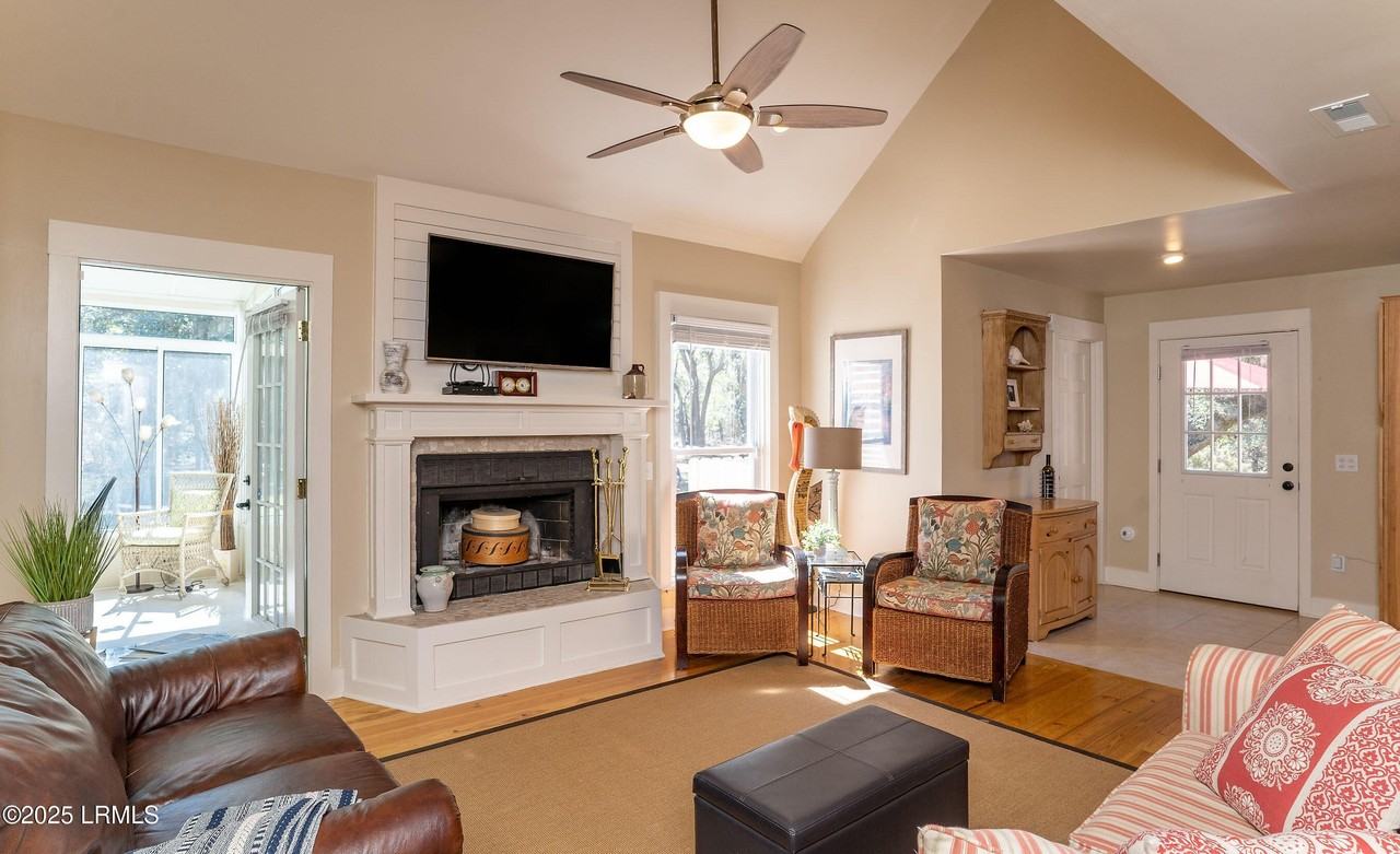 80 Sea Pines Dr - Photo 4 of 34