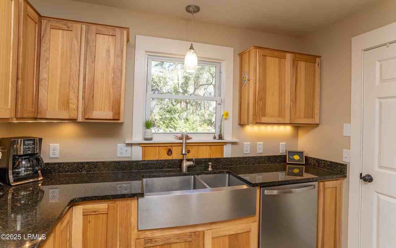 80 Sea Pines Dr - Photo 6 of 34