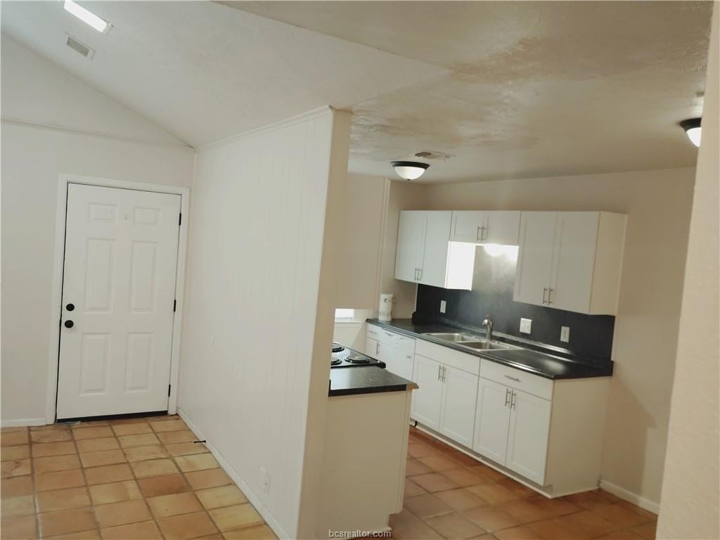 3203 Heatherwood Dr - Photo 5 of 23