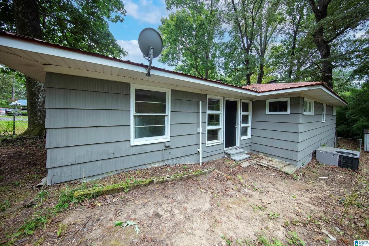 656 Kenwood Dr - Photo 2 of 21