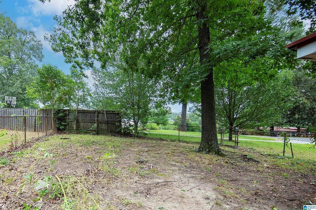 656 Kenwood Dr - Photo 3 of 21