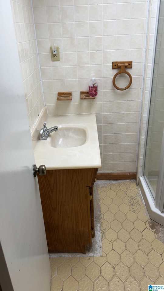 5108 Wilson Cir - Photo 2 of 26