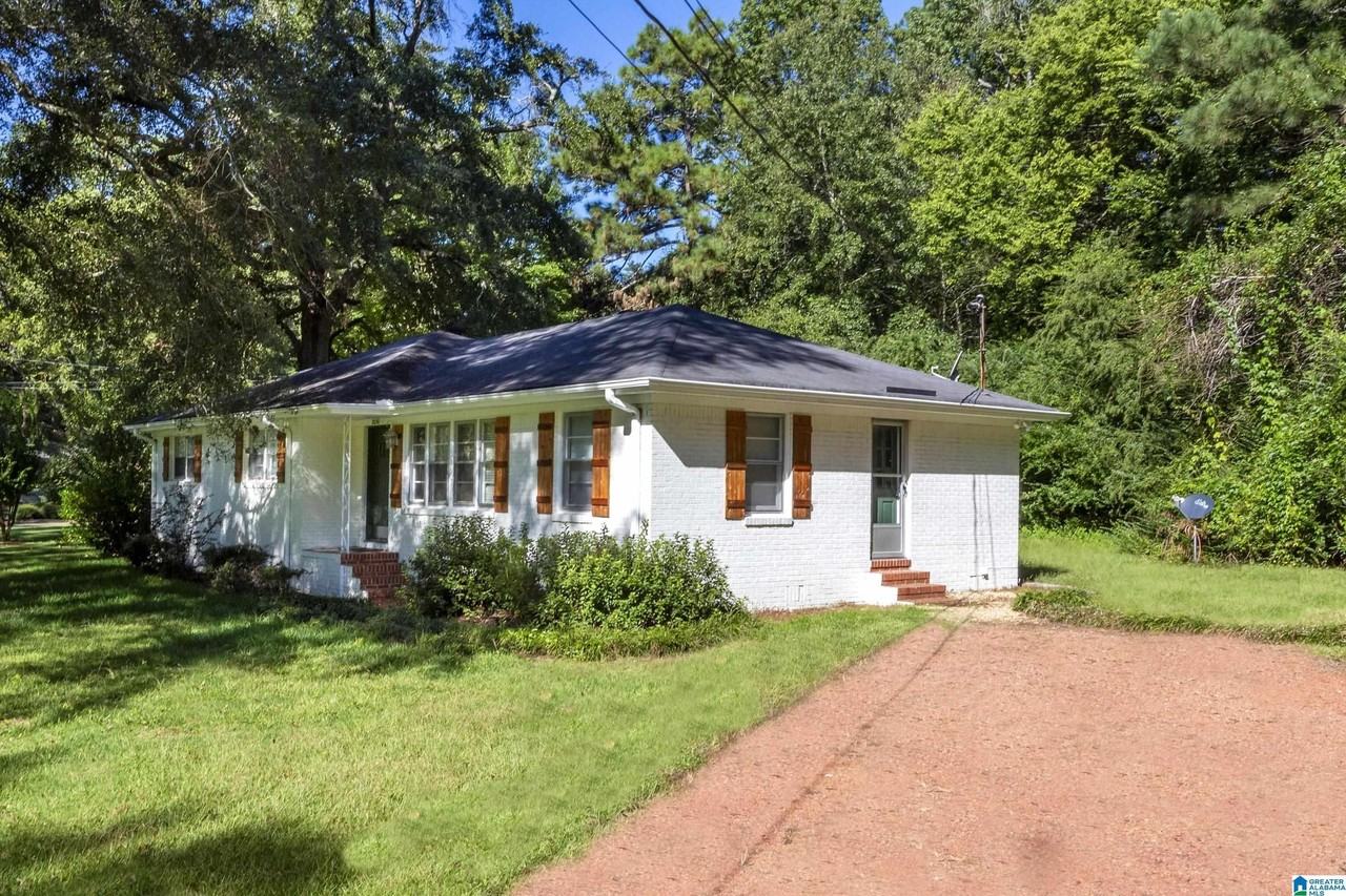2050 Pinehurst Dr - Photo 2 of 21