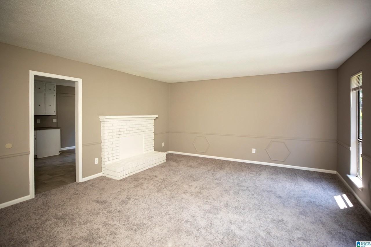 3142 Sleepy Hollow Dr - Photo 3 of 24