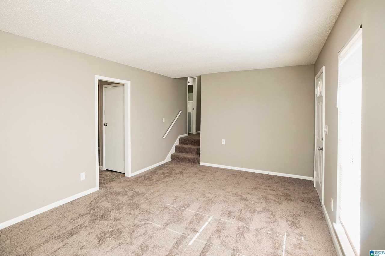5140 Hickory Dr Ne - Photo 5 of 18