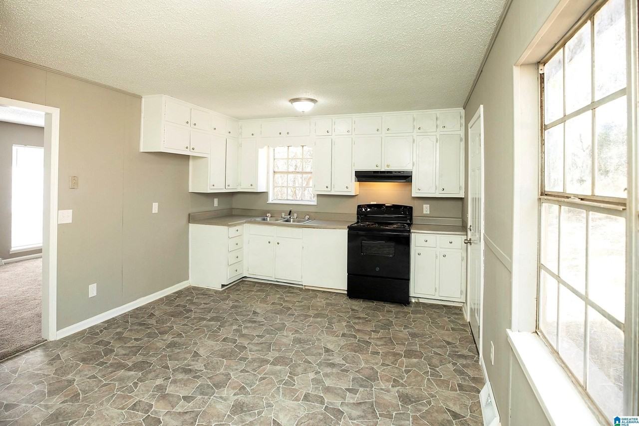 5140 Hickory Dr Ne - Photo 6 of 18