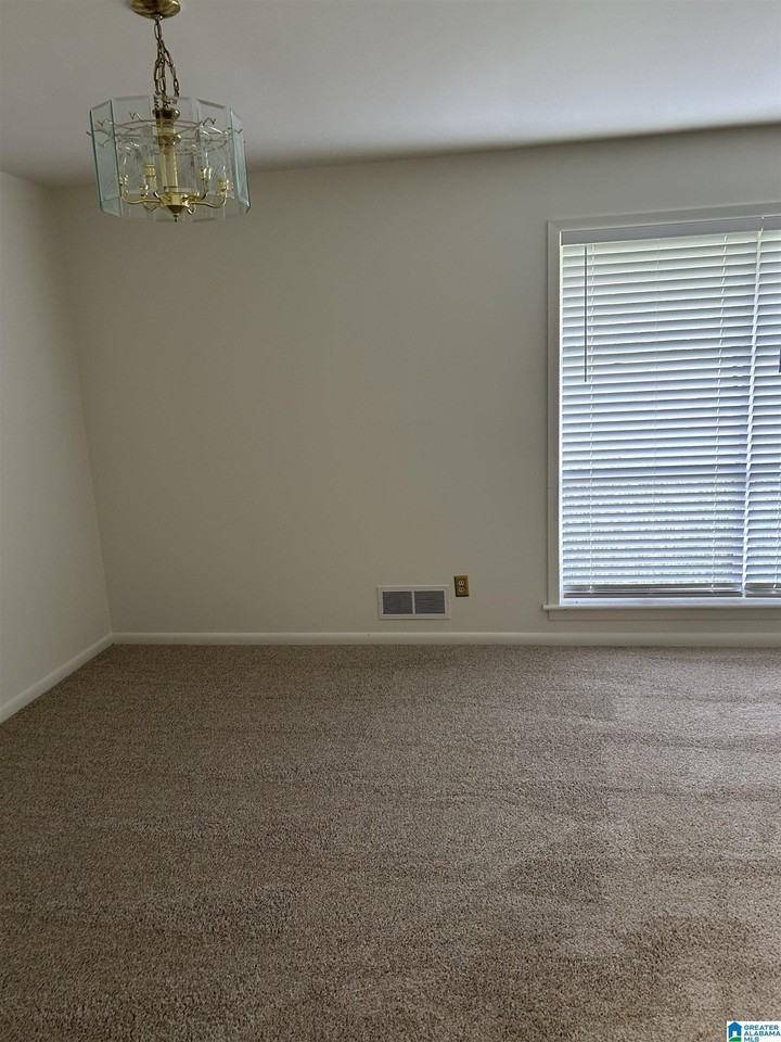 531 Tinker St - Photo 5 of 26