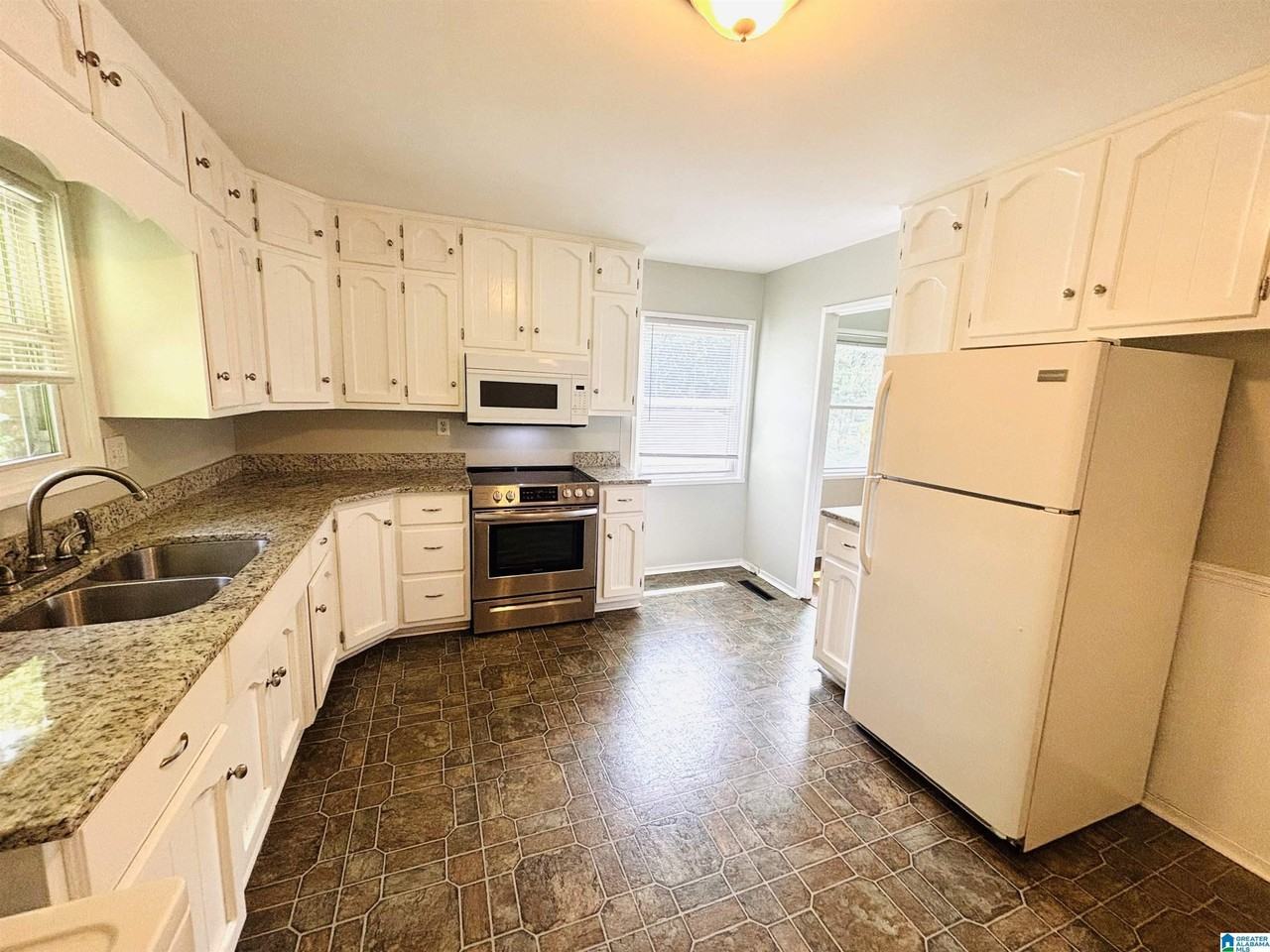 1312 Monticello St - Photo 3 of 12