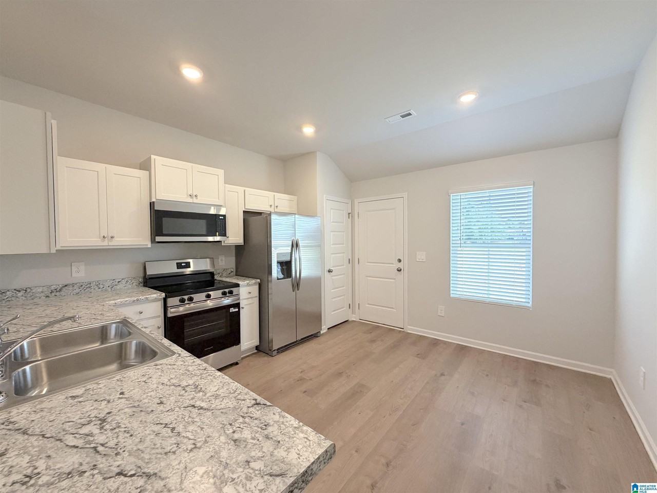 101 Olde Savannah Way - Photo 7 of 26