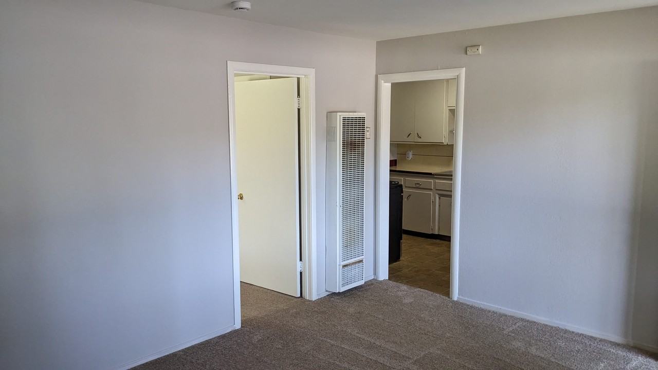2139 Little Orchard St #6 - Photo 3 of 8