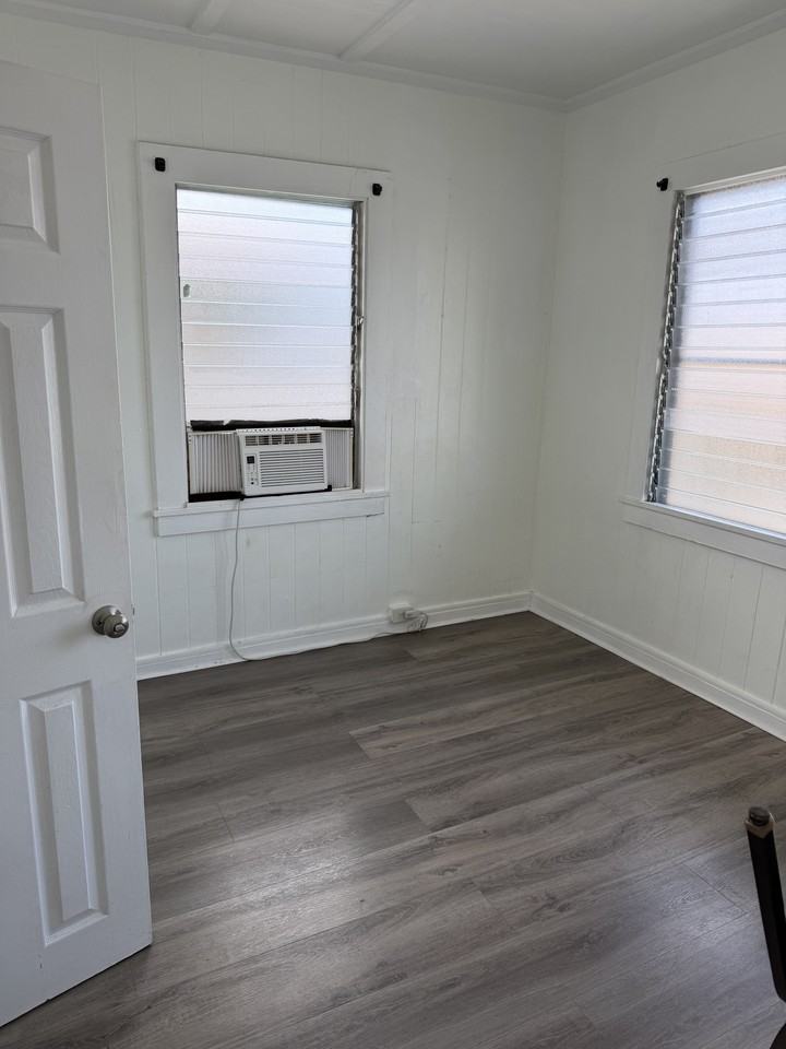 1768 Silva St #1768B - Photo 7 of 8