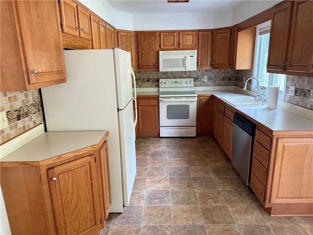 9 Wisteria Ln - Photo 6 of 20