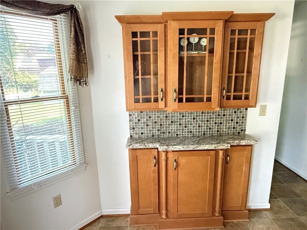 9 Wisteria Ln - Photo 7 of 20