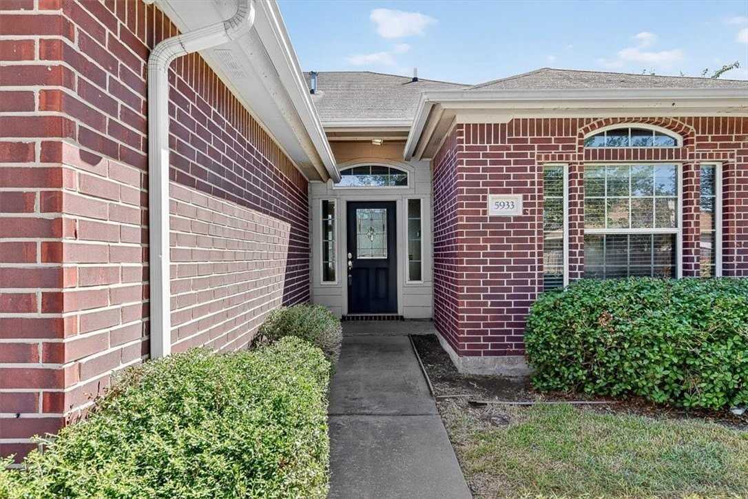 5933 Brightwood Dr - Photo 2 of 40