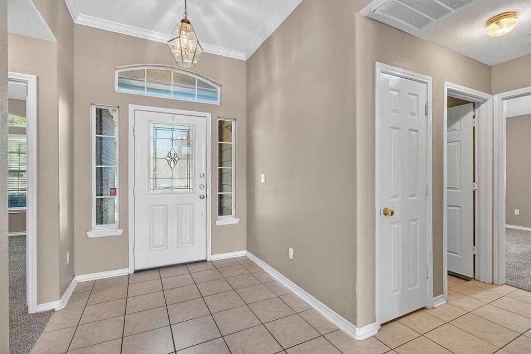 5933 Brightwood Dr - Photo 4 of 40