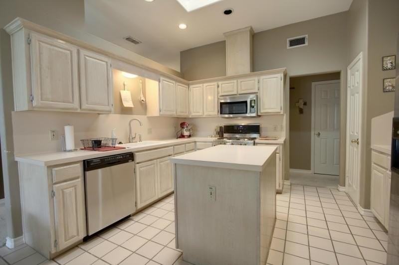 4510 Silver Hollow Dr - Photo 2 of 13