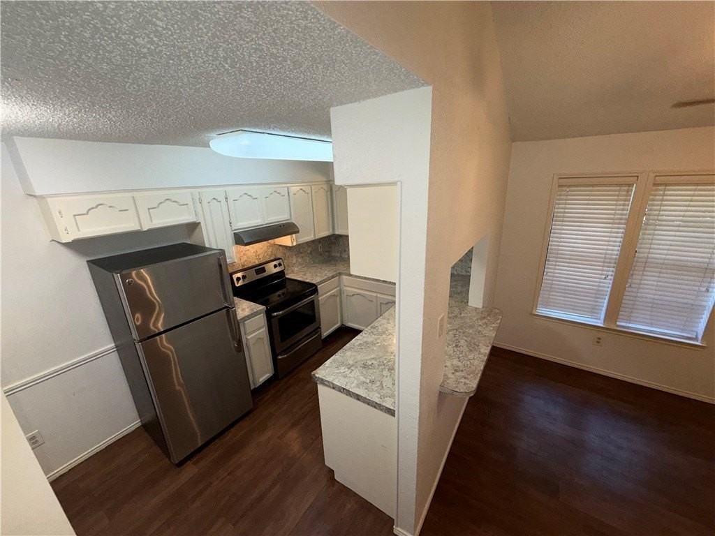 5180 Middlecoff Rd - Photo 6 of 15