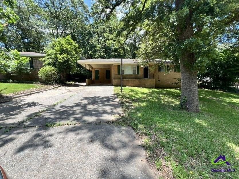609 Arrowhead Trl - Photo 2 of 14