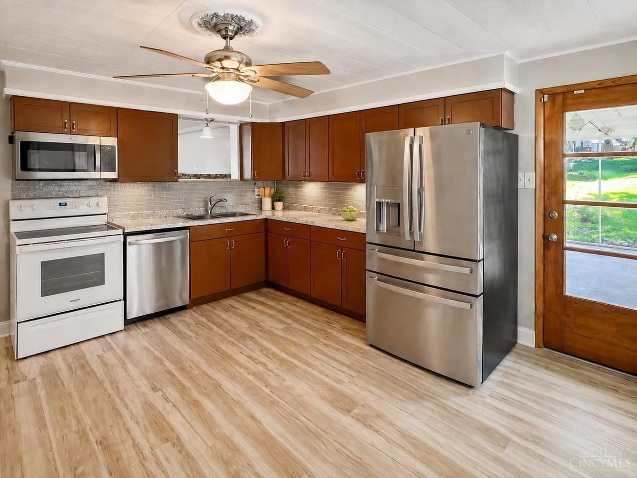 8912 E Plain Dr - Photo 5 of 18