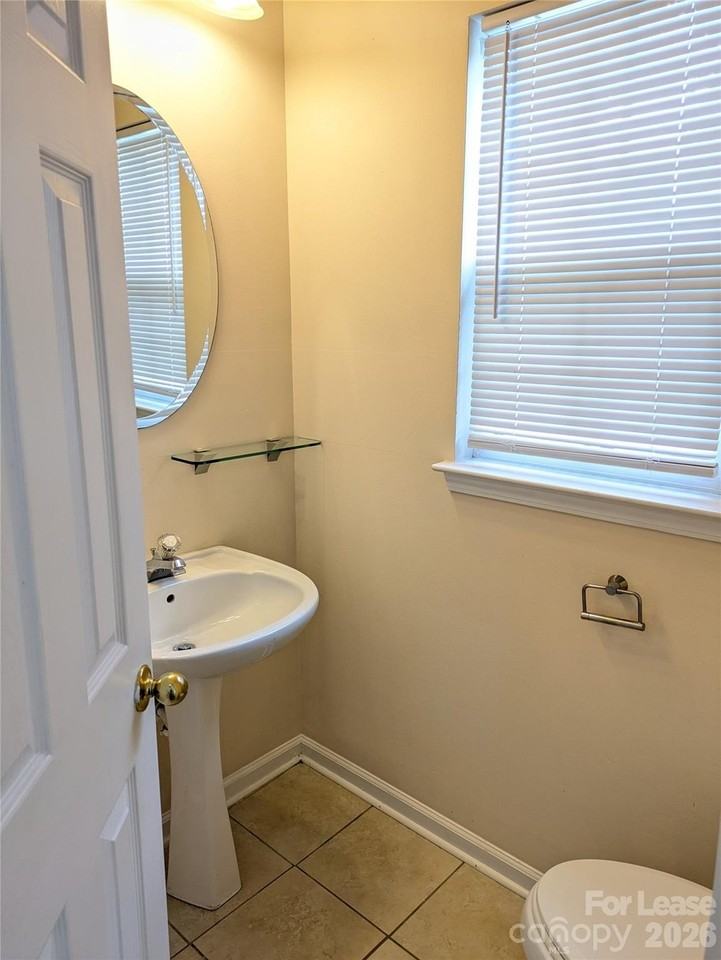 106 Autry Ave - Photo 5 of 39