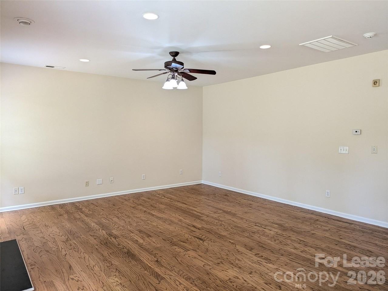 106 Autry Ave - Photo 7 of 39