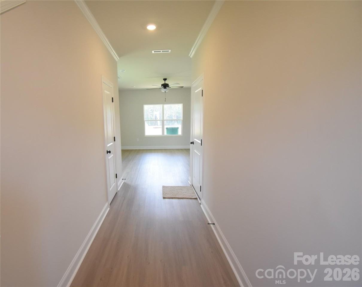 3519 Narrow Ln - Photo 3 of 33
