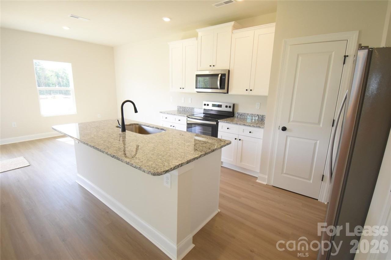3519 Narrow Ln - Photo 7 of 33