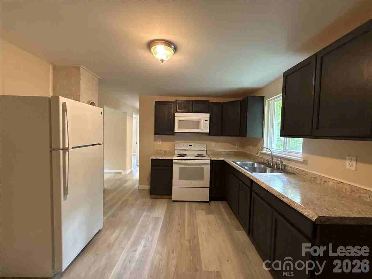 2700 Capitol Dr #2 - Photo 4 of 11
