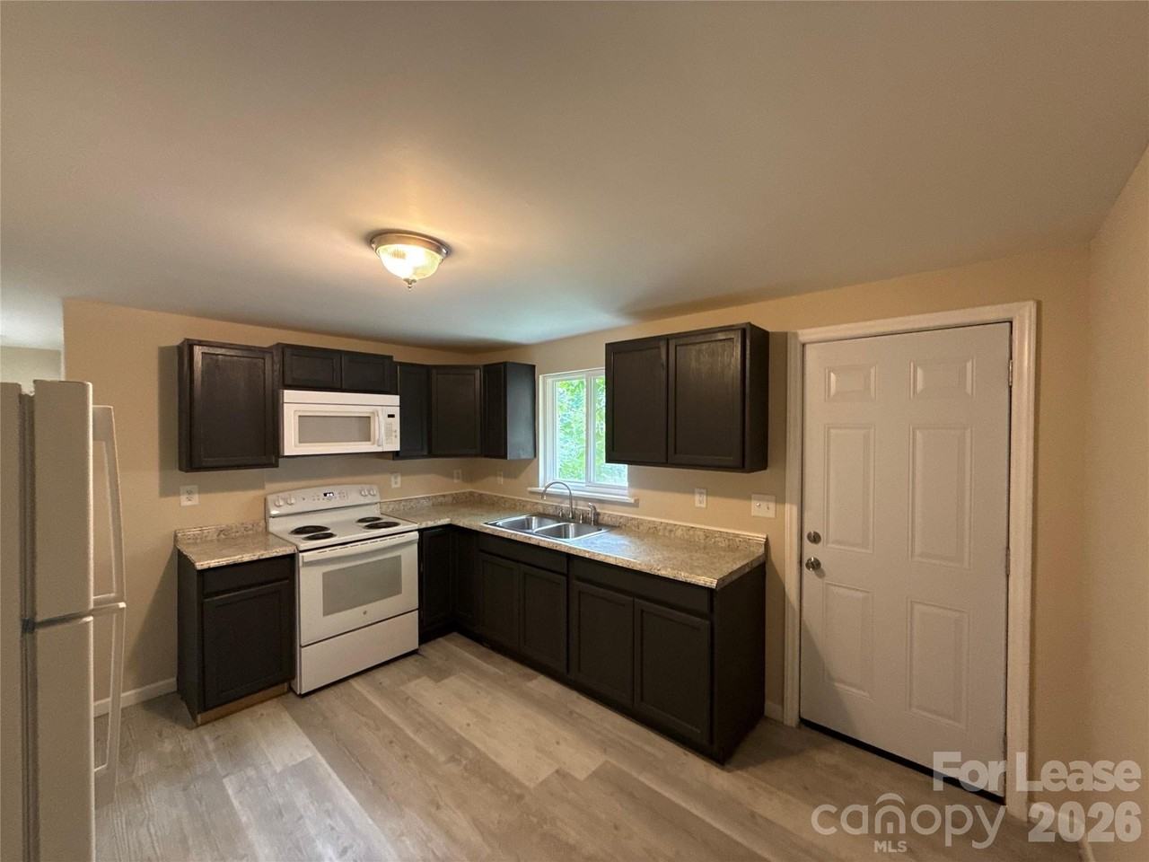 2700 Capitol Dr #2 - Photo 6 of 11