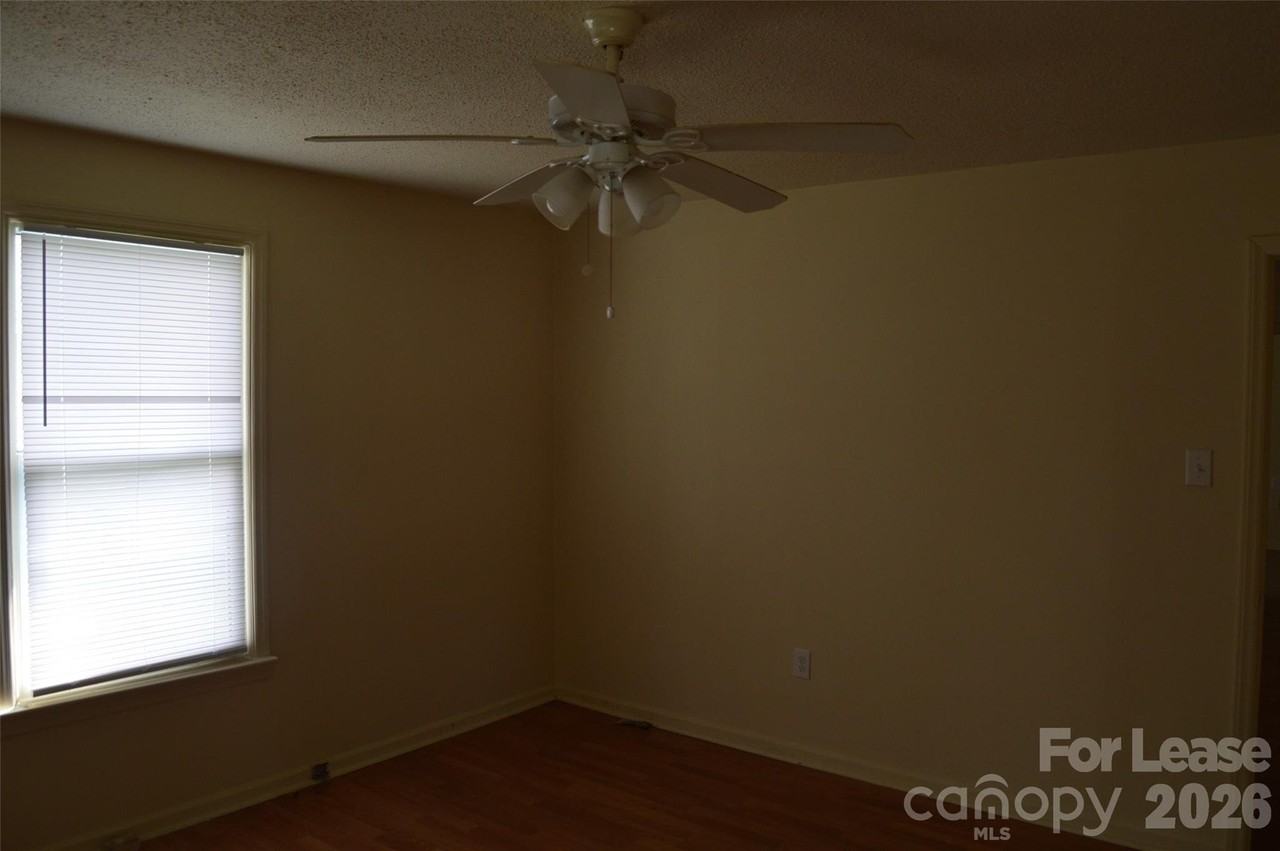 208 Wilson St #B - Photo 3 of 8
