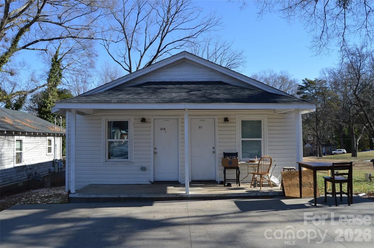 515 S Elm St - Photo 2 of 11