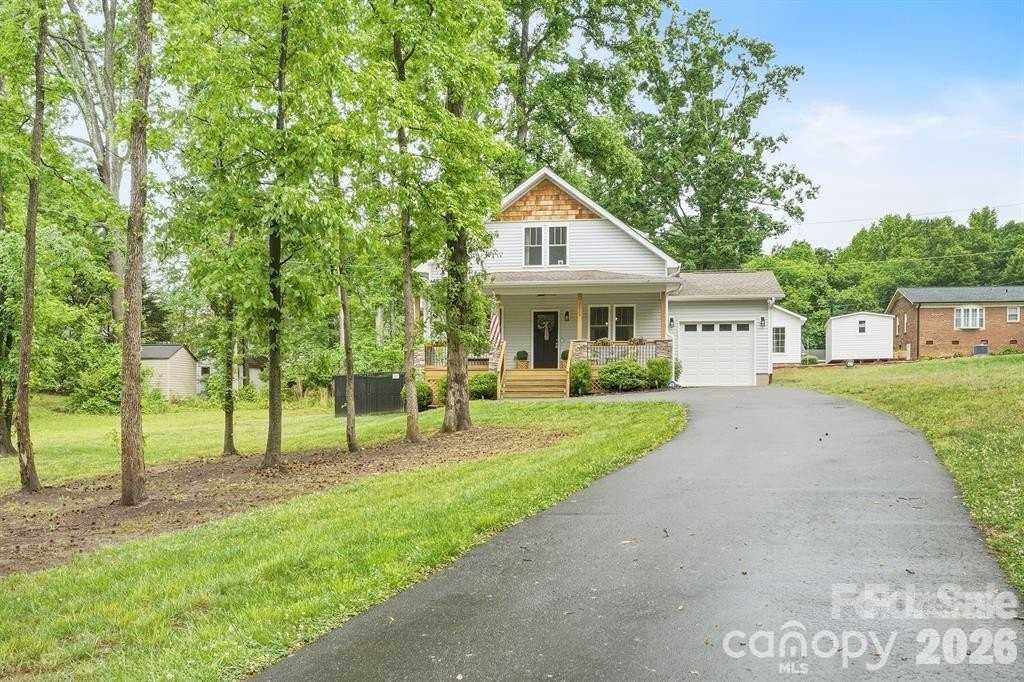 2029 Bost St - Photo 2 of 35