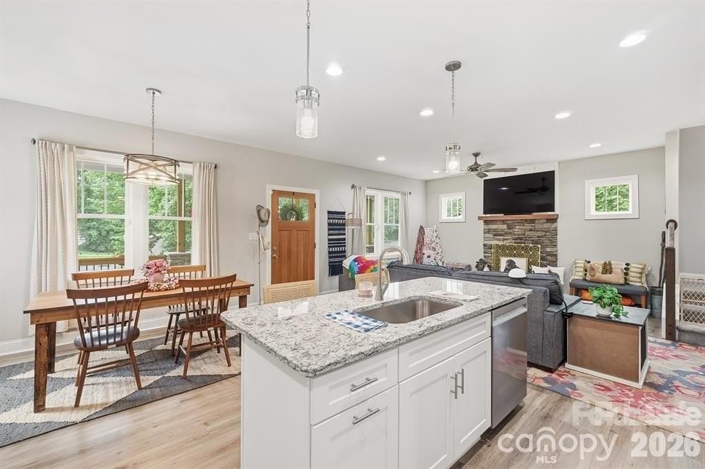 2029 Bost St - Photo 6 of 35