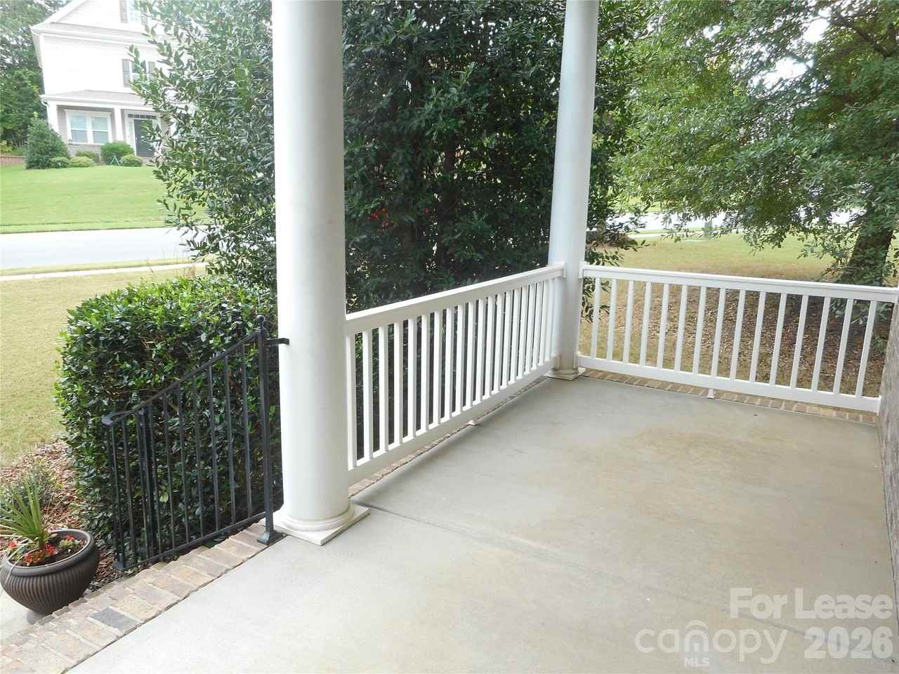 9628 Daufuskie Dr - Photo 3 of 40