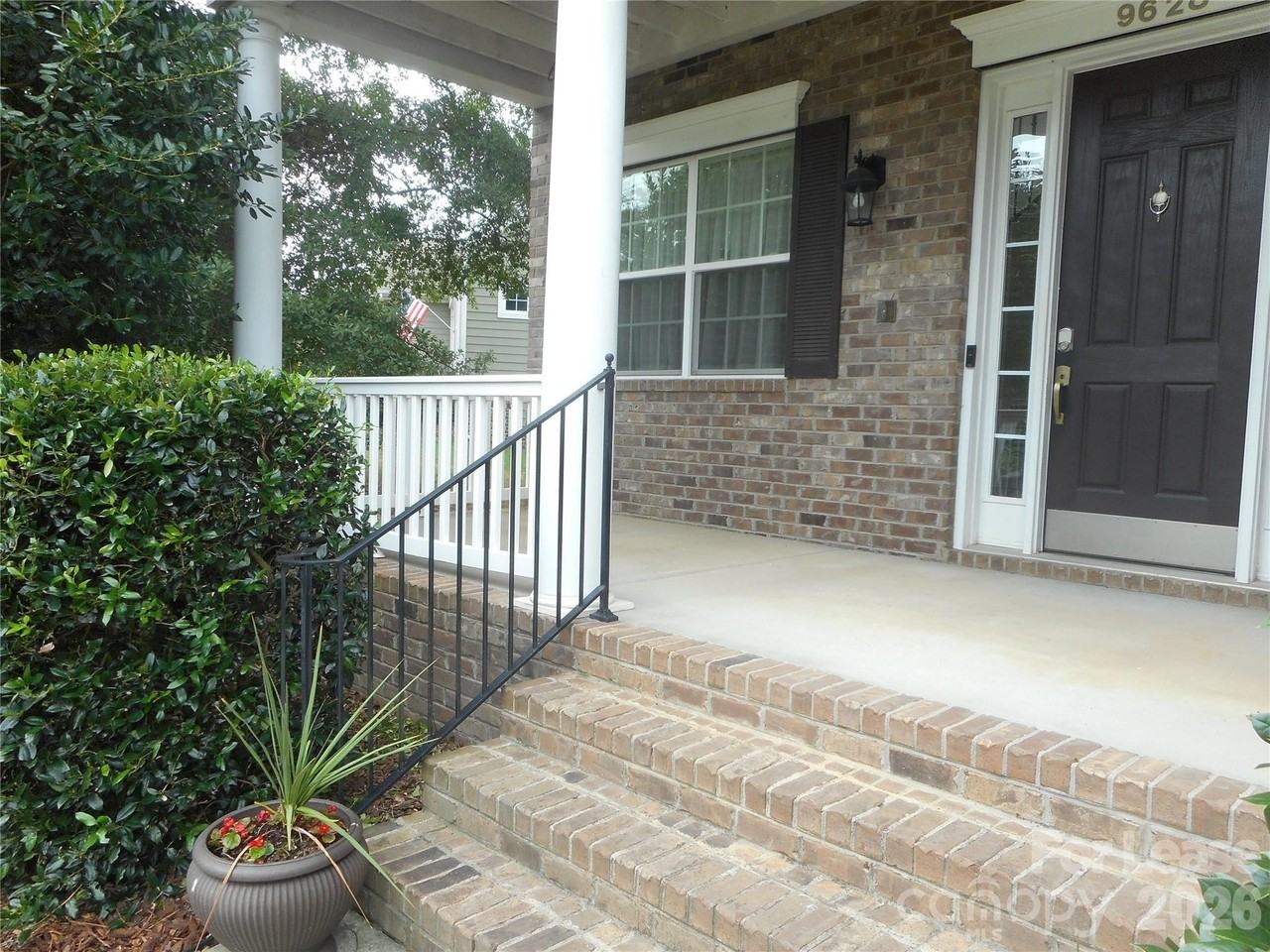 9628 Daufuskie Dr - Photo 4 of 40