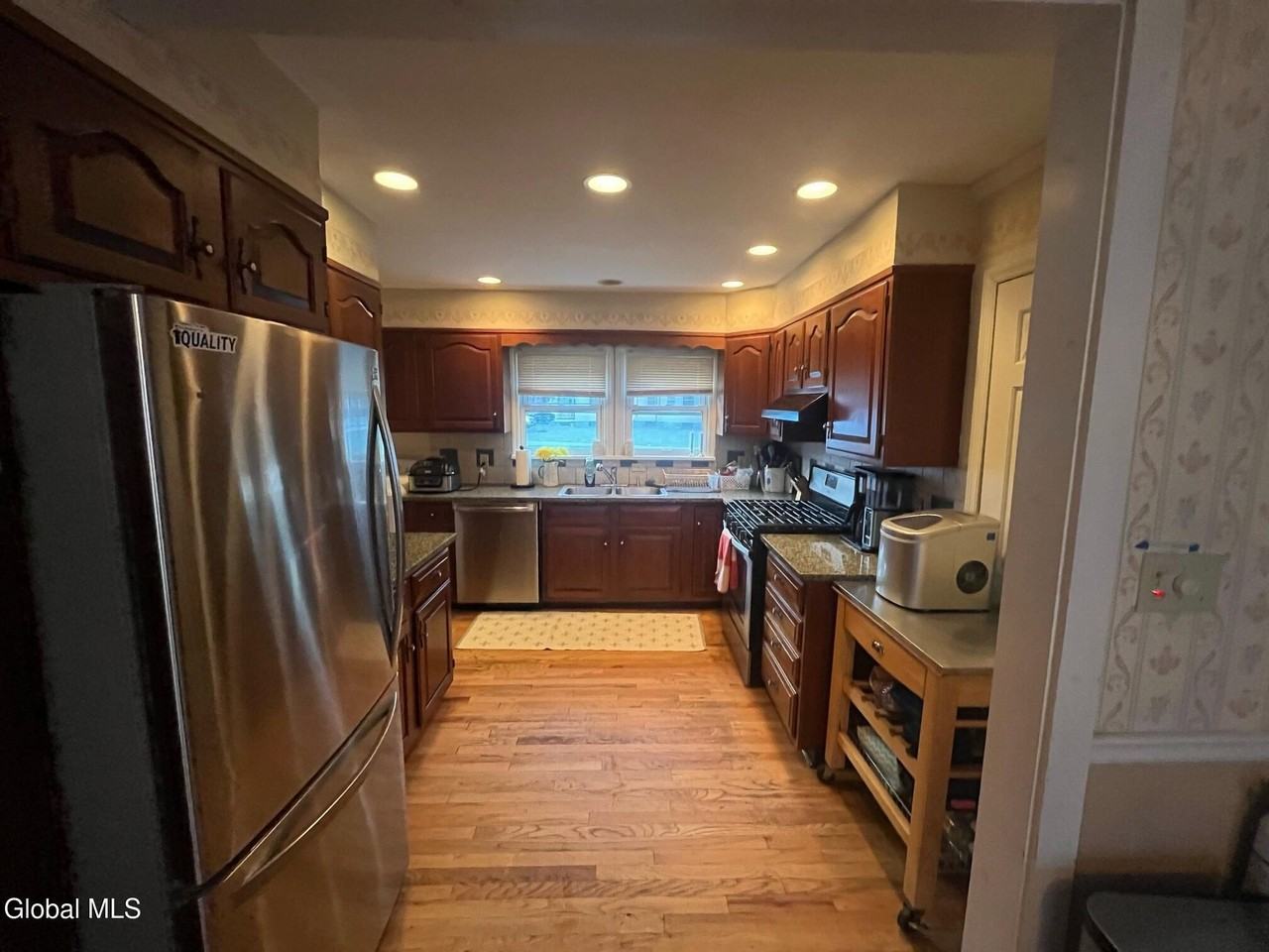 147 Nelson Ave #1 - Photo 4 of 17