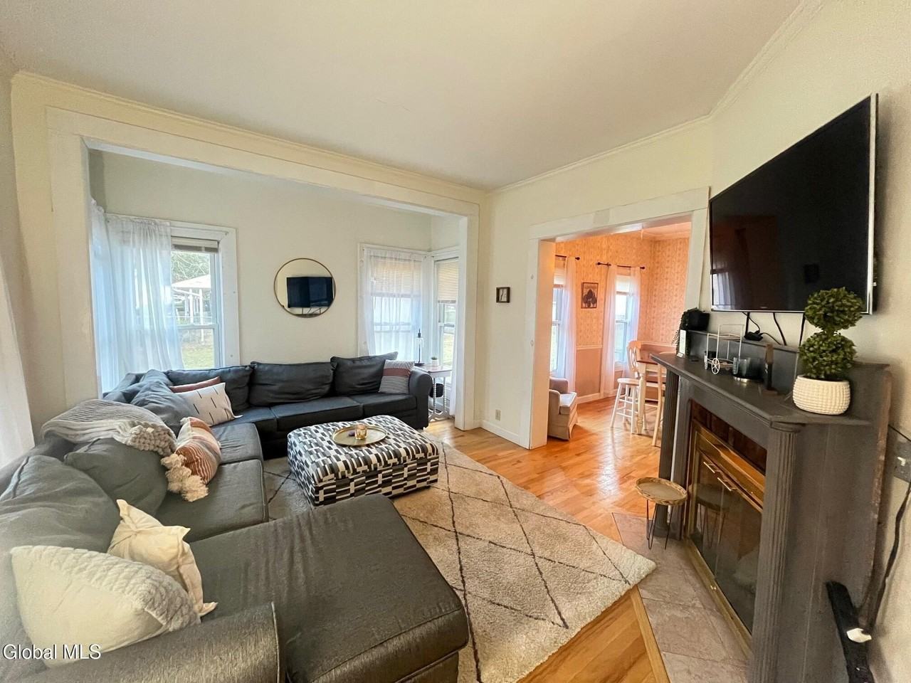 147 Nelson Ave #1 - Photo 6 of 17