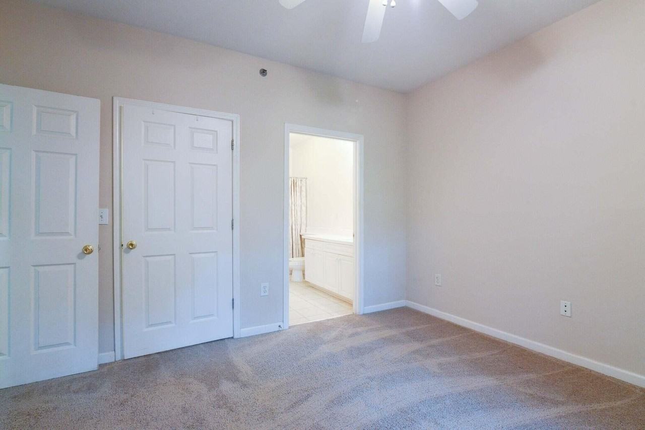 1035 Telfair Way - Photo 3 of 39