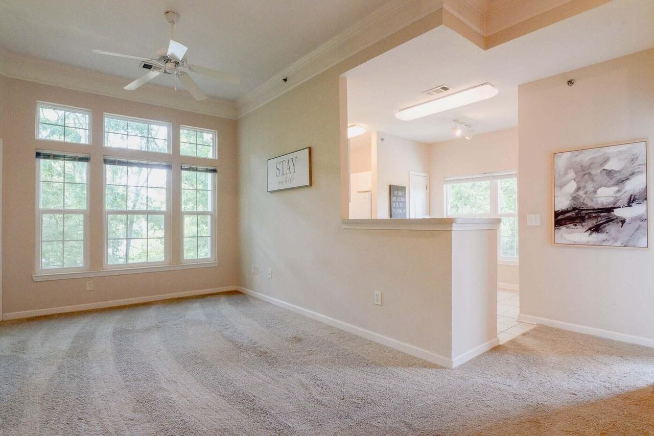 1035 Telfair Way - Photo 4 of 39
