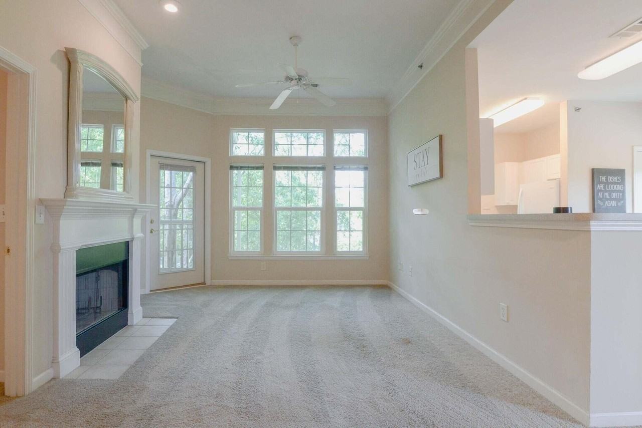 1035 Telfair Way - Photo 5 of 39