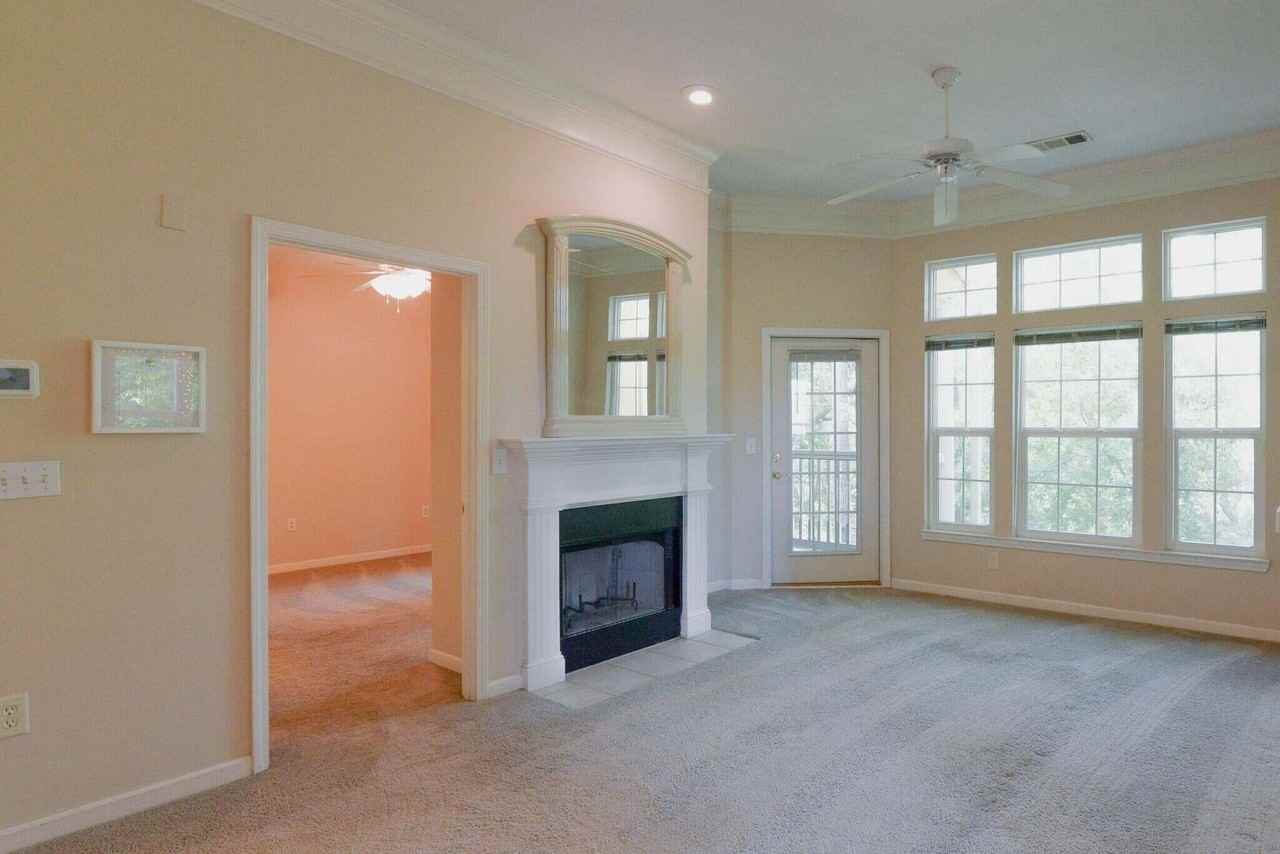1035 Telfair Way - Photo 6 of 39
