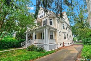 featured image of 255 W Elm St #3