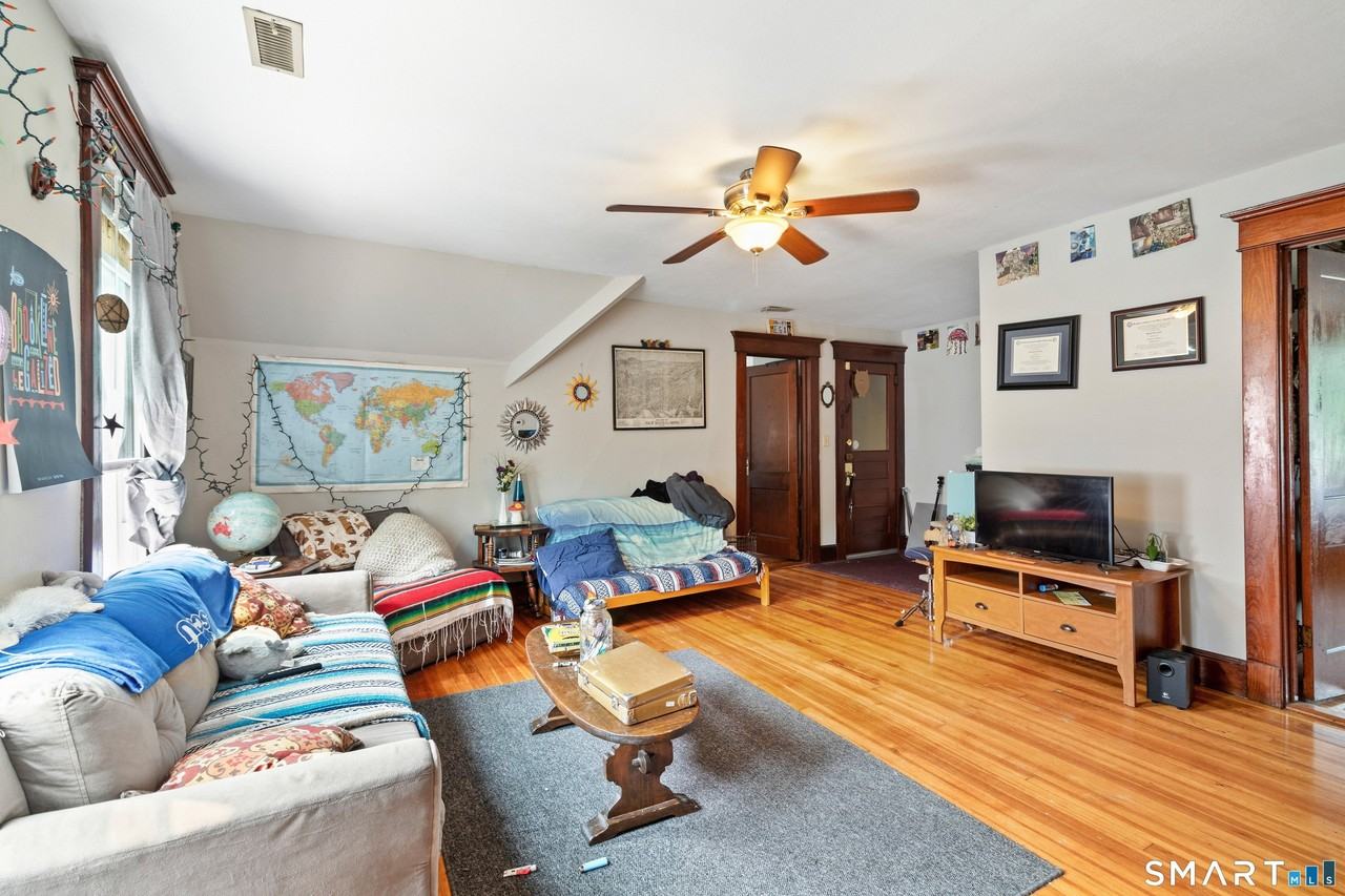 255 W Elm St #3 - Photo 4 of 10