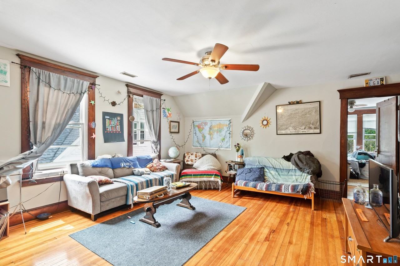 255 W Elm St #3 - Photo 5 of 10