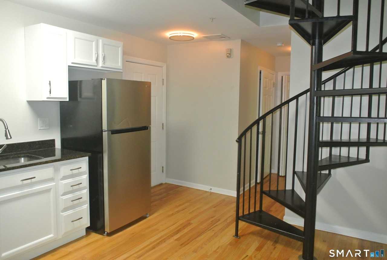 670 Boston Post Rd #12 - Photo 3 of 19