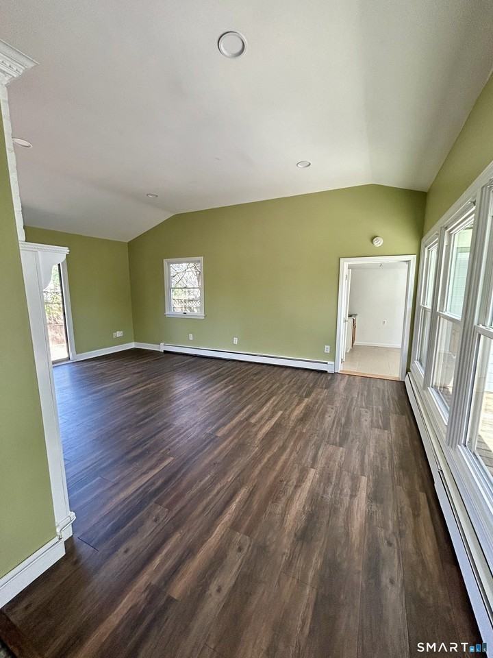 8 Drumlin Rd - Photo 5 of 25