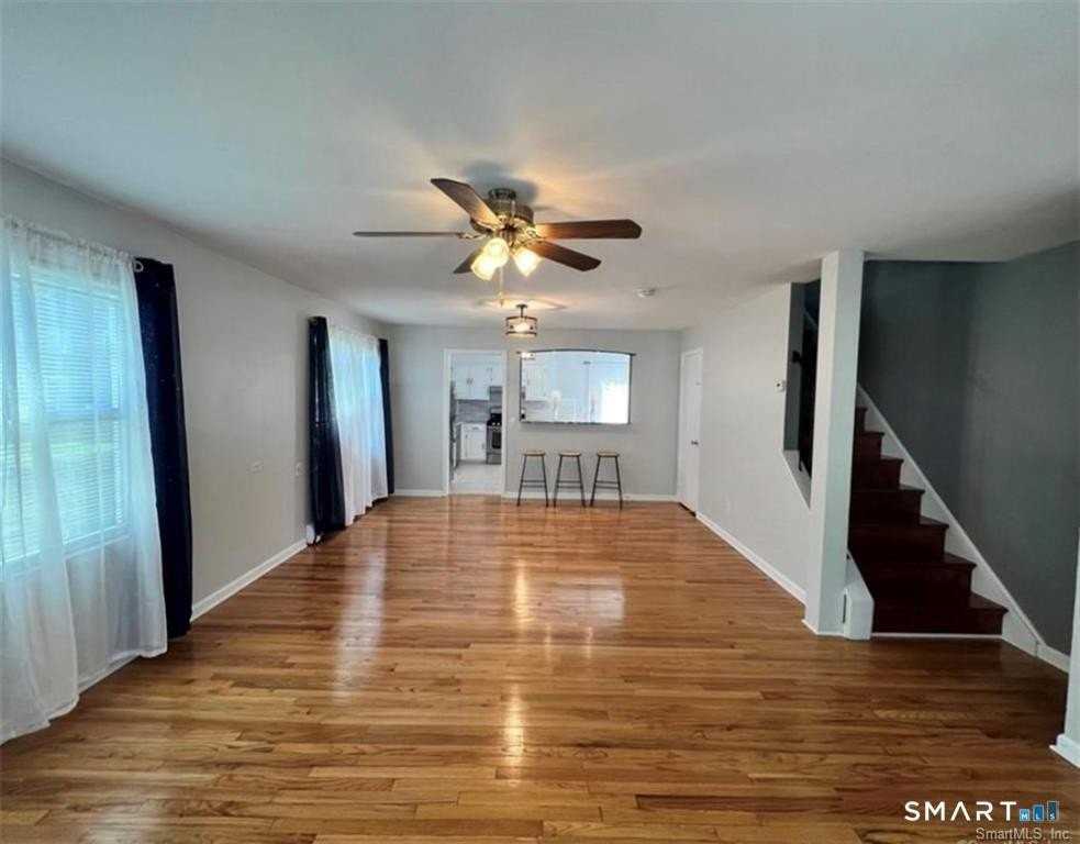 1079 Brooklawn Ave - Photo 2 of 28