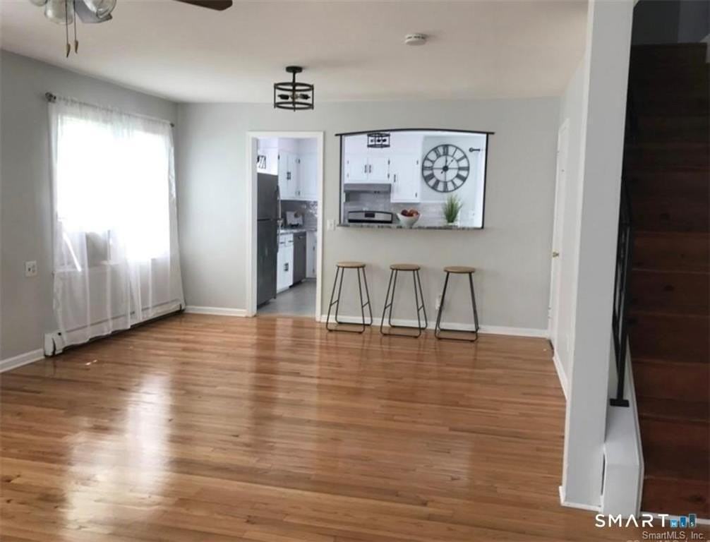 1079 Brooklawn Ave - Photo 5 of 28